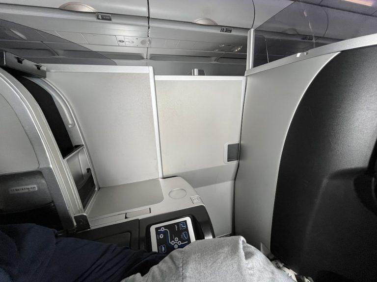 Navigating Corporate Travel Management Services: Finding the Right Fit for Your Business