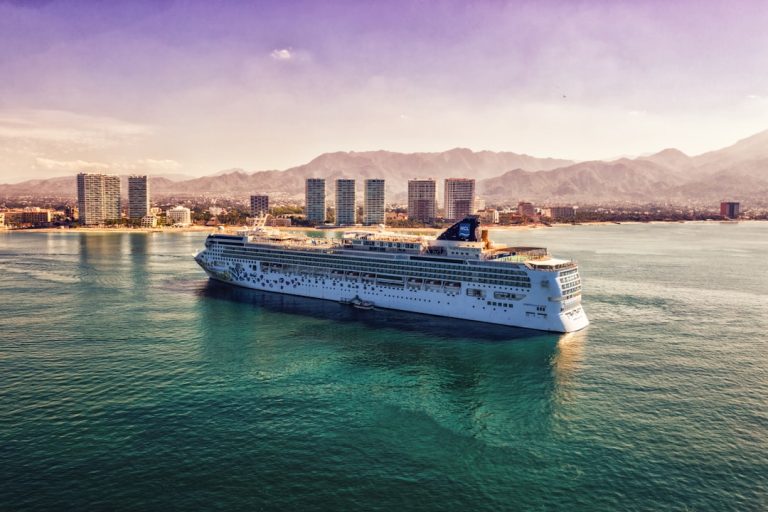 Sail Away in Style: A Guide to Booking the Perfect Cruise Ship Vacation